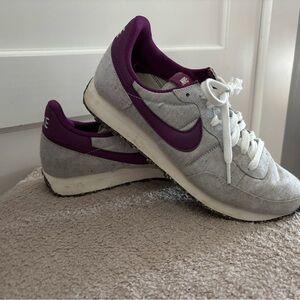 Nike Gray and Purple Sneakers Athletic Design